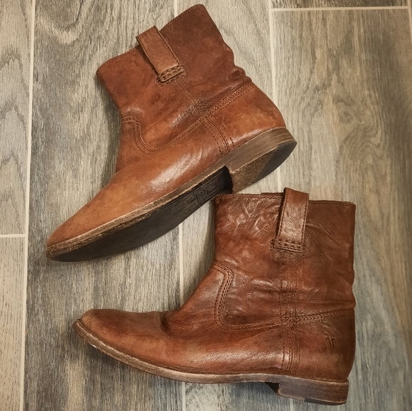 Frye Ann Shortie Boots 6 - Picture 2 of 9
